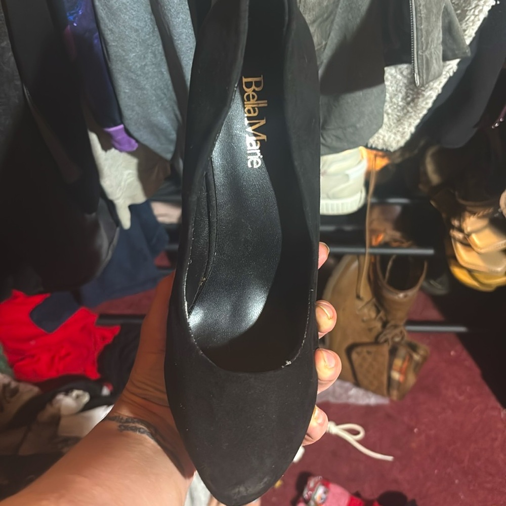 SIZE 6 BELLA MARIE HIGH HEELS